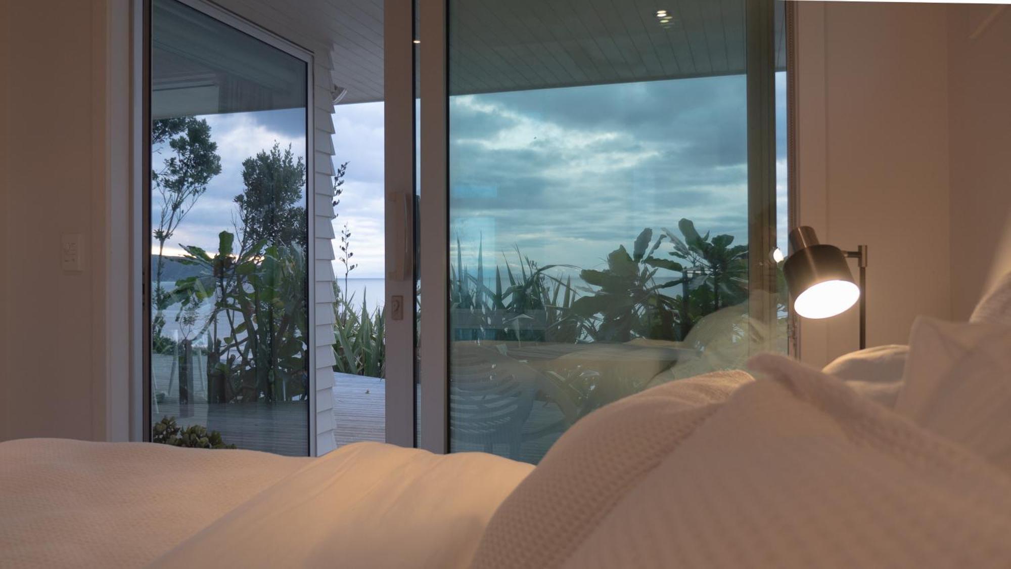 Seascapes Waterfront 2 Villa Парапарауму Екстериор снимка